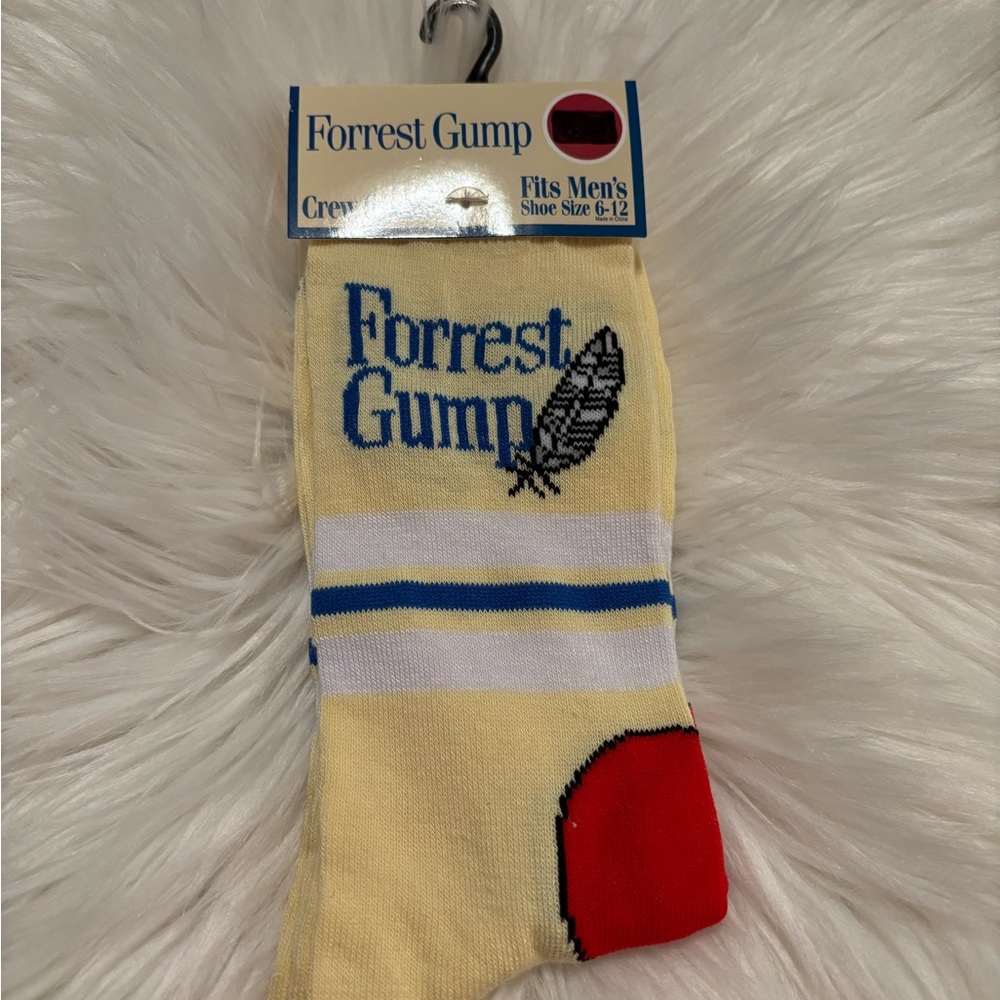 Forrest Gump theme Men's Yellow Crew Socks new with tags